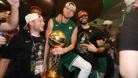 篮球巨星8.075亿顶薪续约NBA，球队豪赌未来冲击总冠军